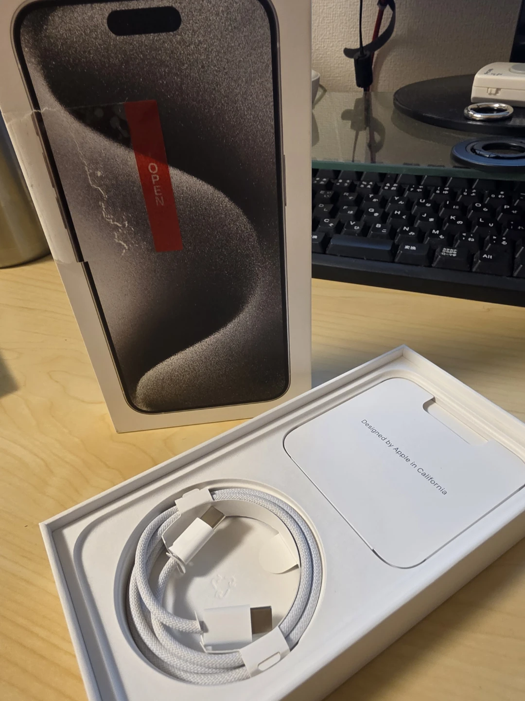 iPhone 15 Pro Max 256g ホワイト[ケース付]の写真7枚目