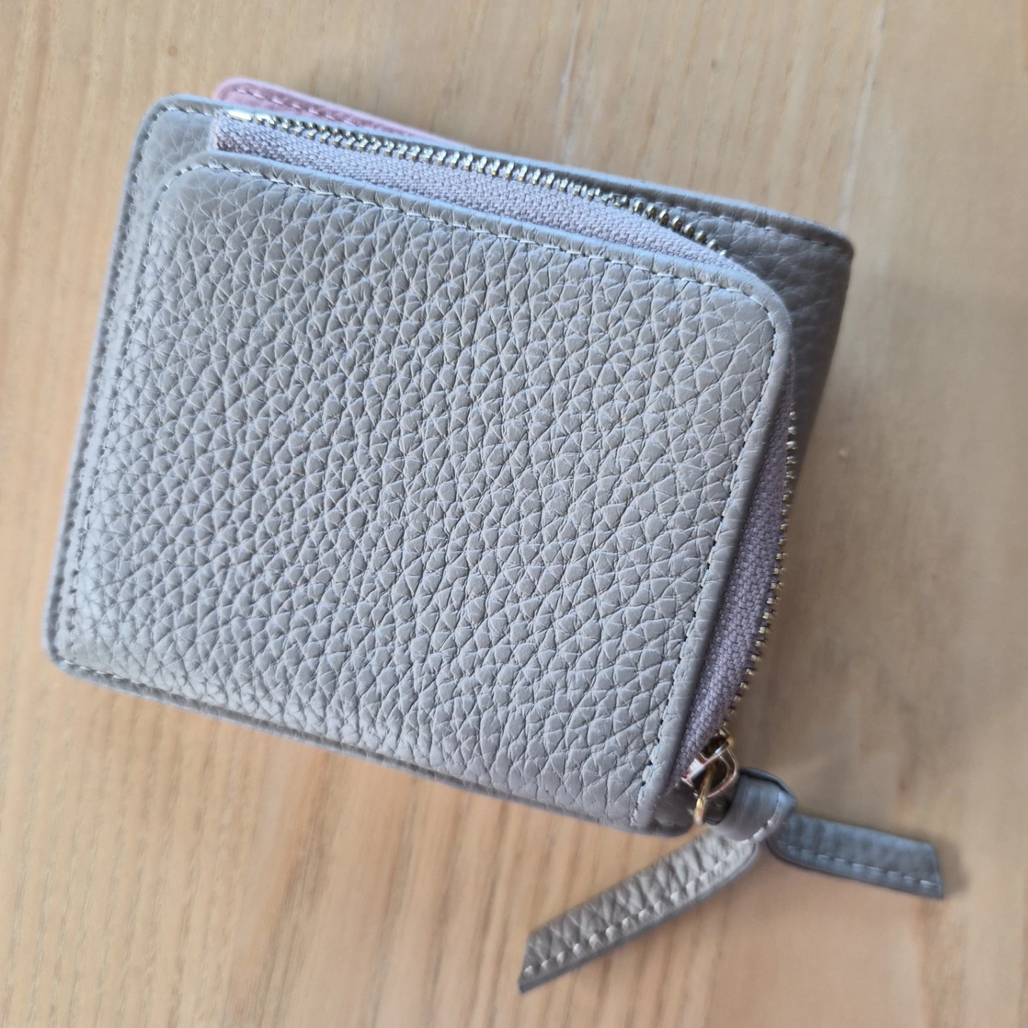 新品未使用 二つ折り財布 グレージュ×ピンク