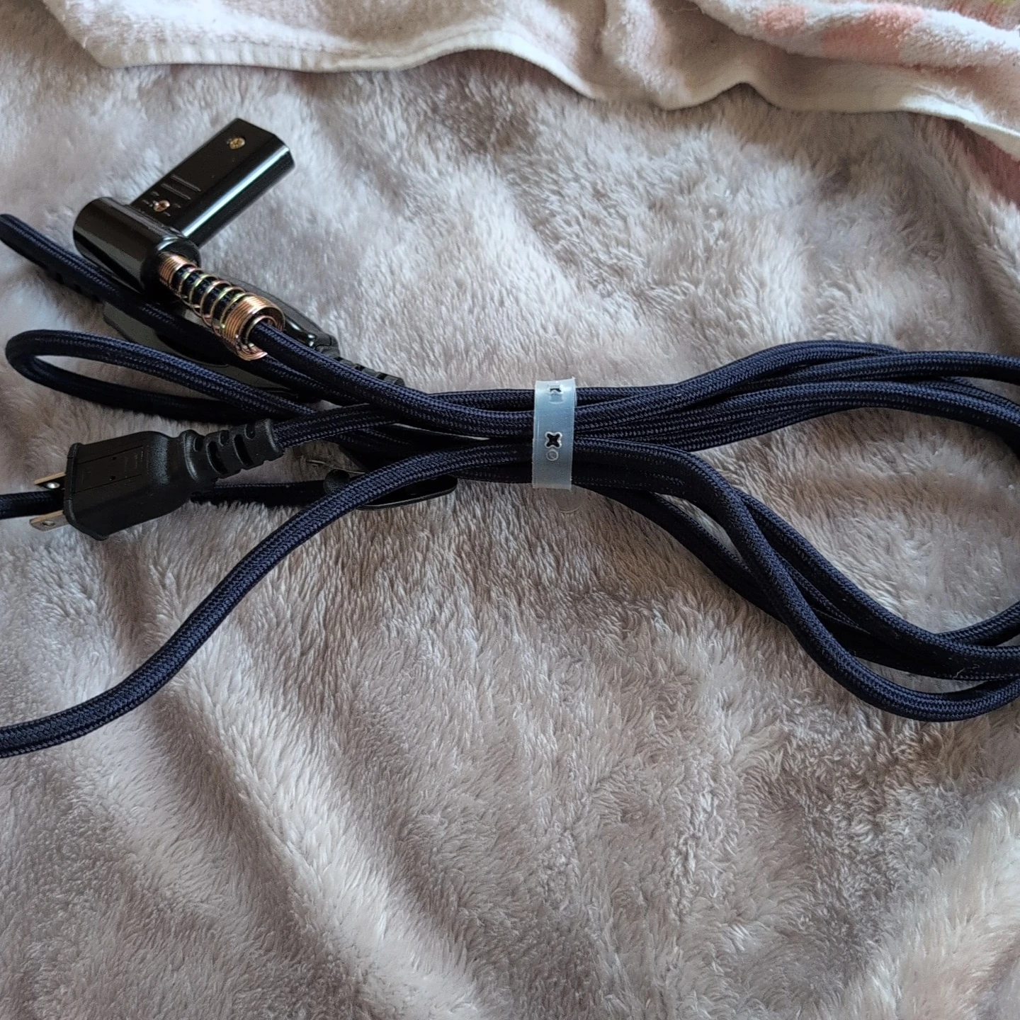 電源コード ブラックの写真2枚目