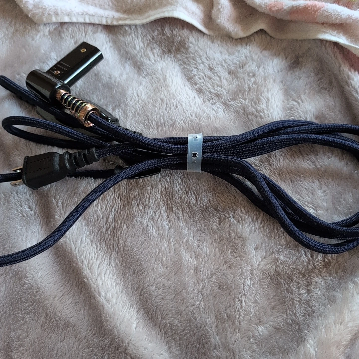 電源コード ブラックの写真2枚目