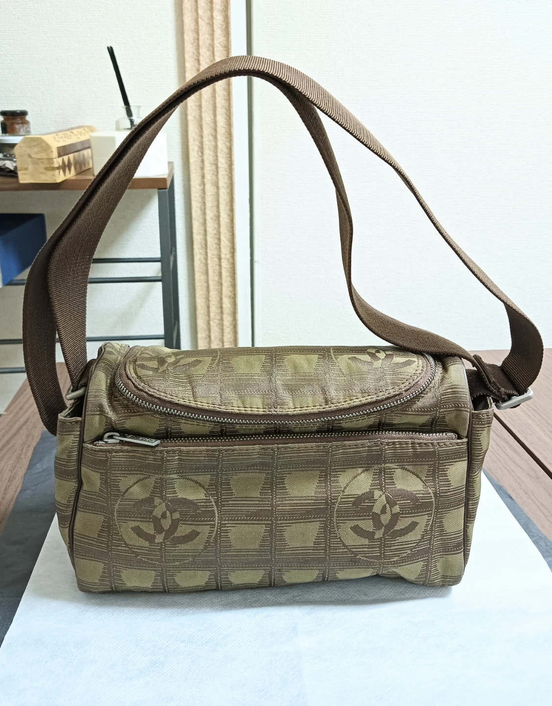 美品。CHANEL シャネルニュートラベルライン ショルダーバッグ クロスボディバッグ