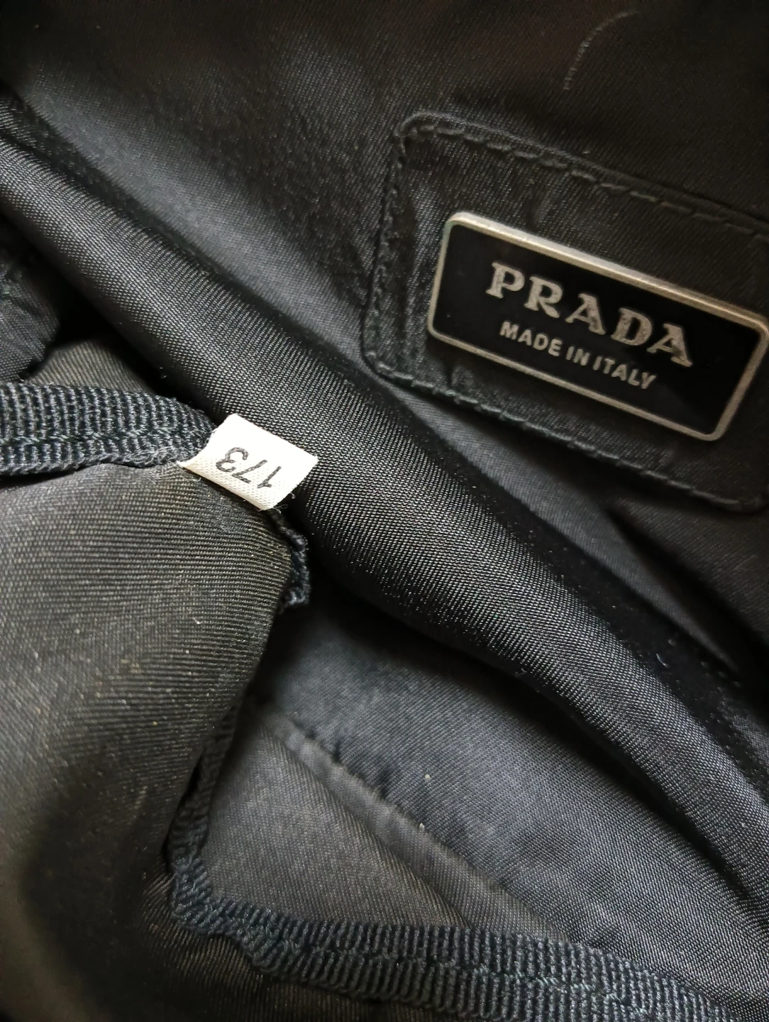 美品。PRADA プラダ ボディバッグ ウエストバッグ 三角ロゴの写真8枚目