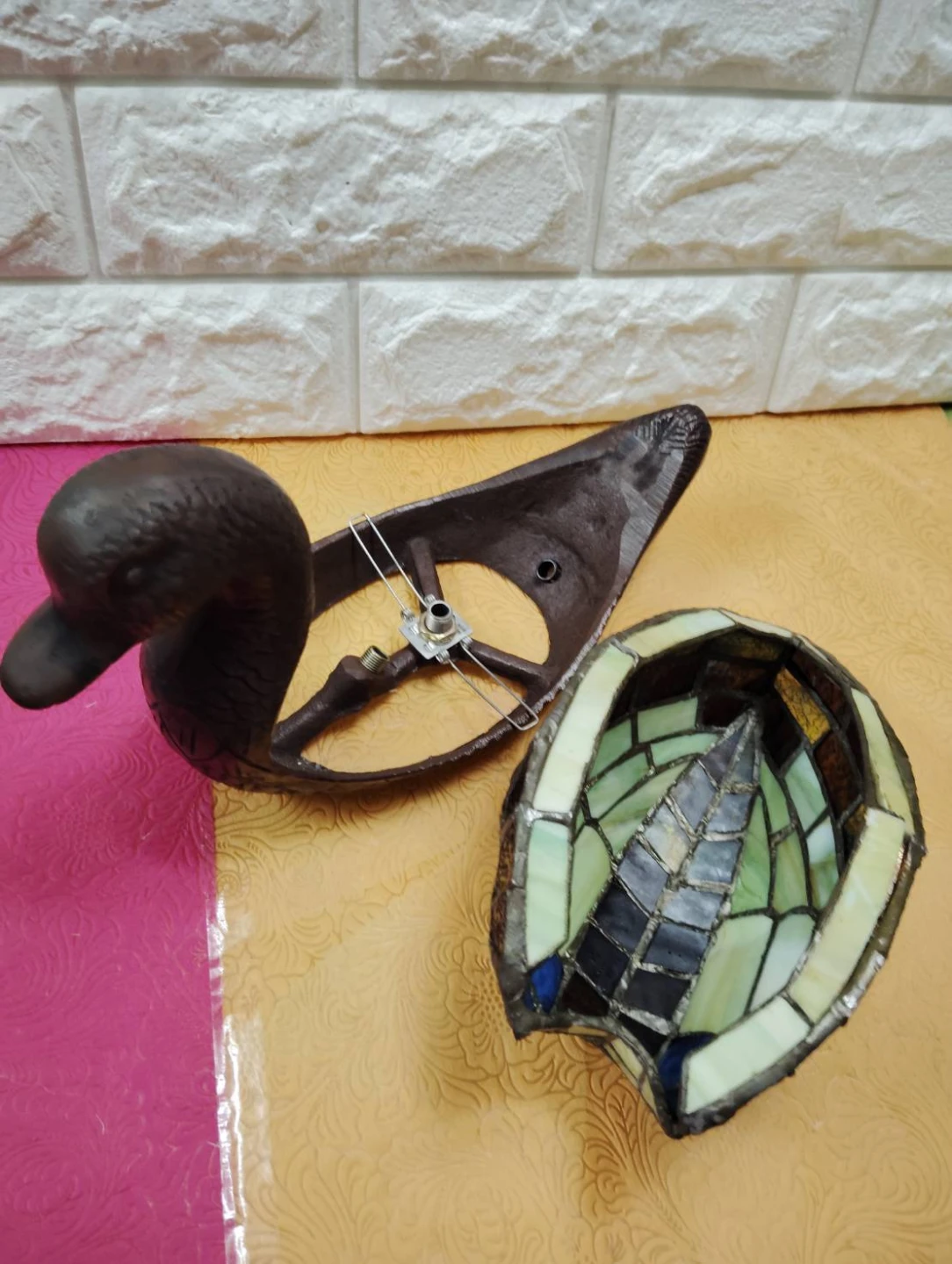 訳あり灯具なし　ステンドグラス カモ テーブルランプの写真3枚目