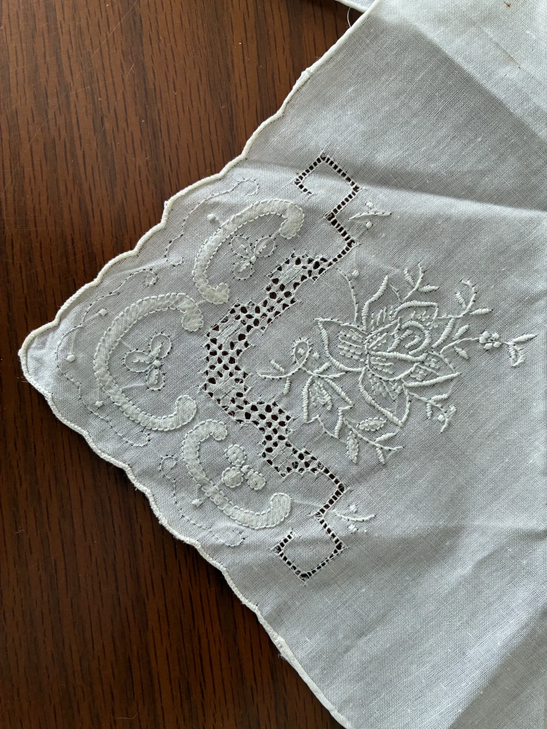 スワトウ　刺繍入りハンカチ 2枚セットの写真2枚目