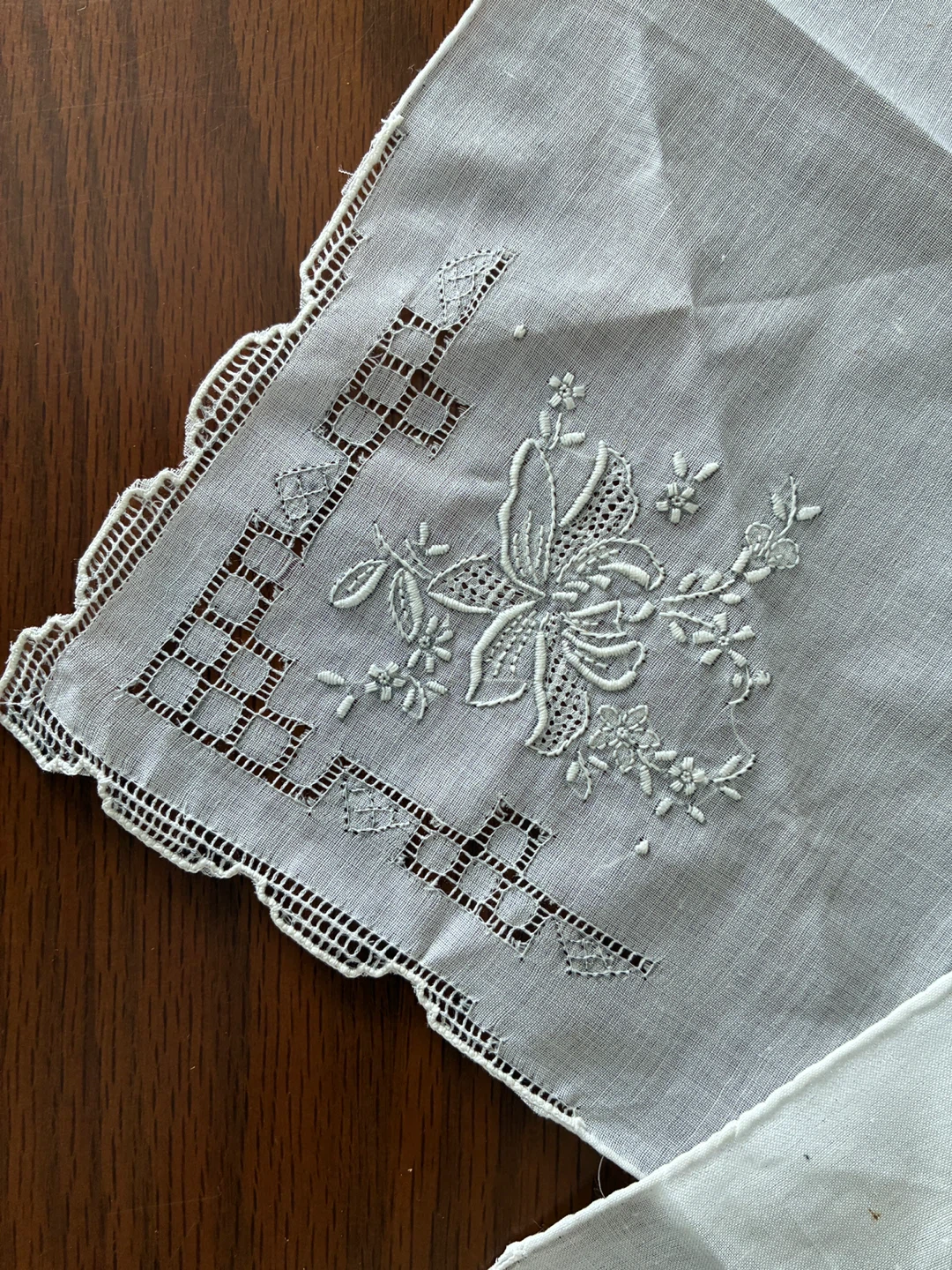 スワトウ　刺繍入りハンカチ 2枚セットの写真3枚目