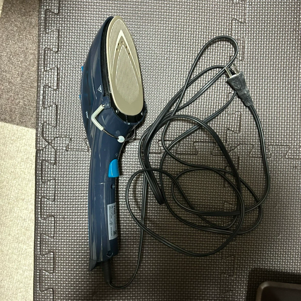 T-fal 衣類スチーマー ハンディアイロン 本体の写真2枚目