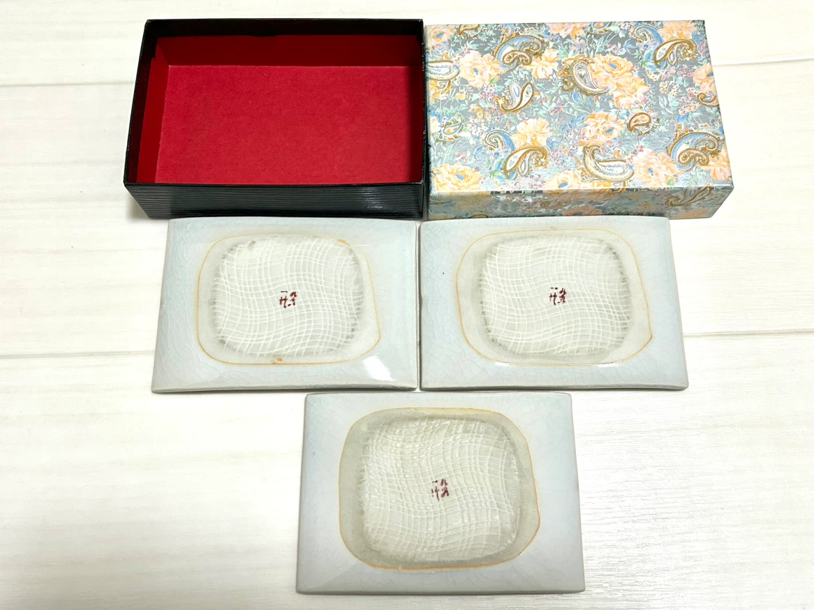 【新品未使用】昭和レトロ 職人手書き 雅 銘々皿 3枚セット 高級化粧箱付き 小皿の写真5枚目