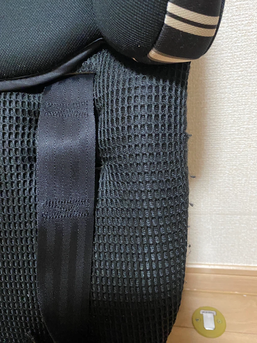 日本育児 チャイルドシート トラベルベスト　ブラックボーダーの写真5枚目