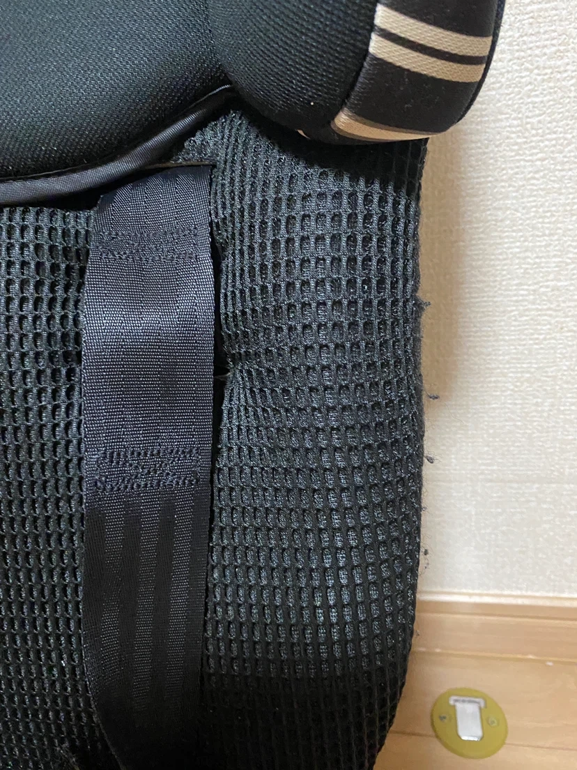 日本育児 チャイルドシート トラベルベスト ブラックボーダーの写真5枚目