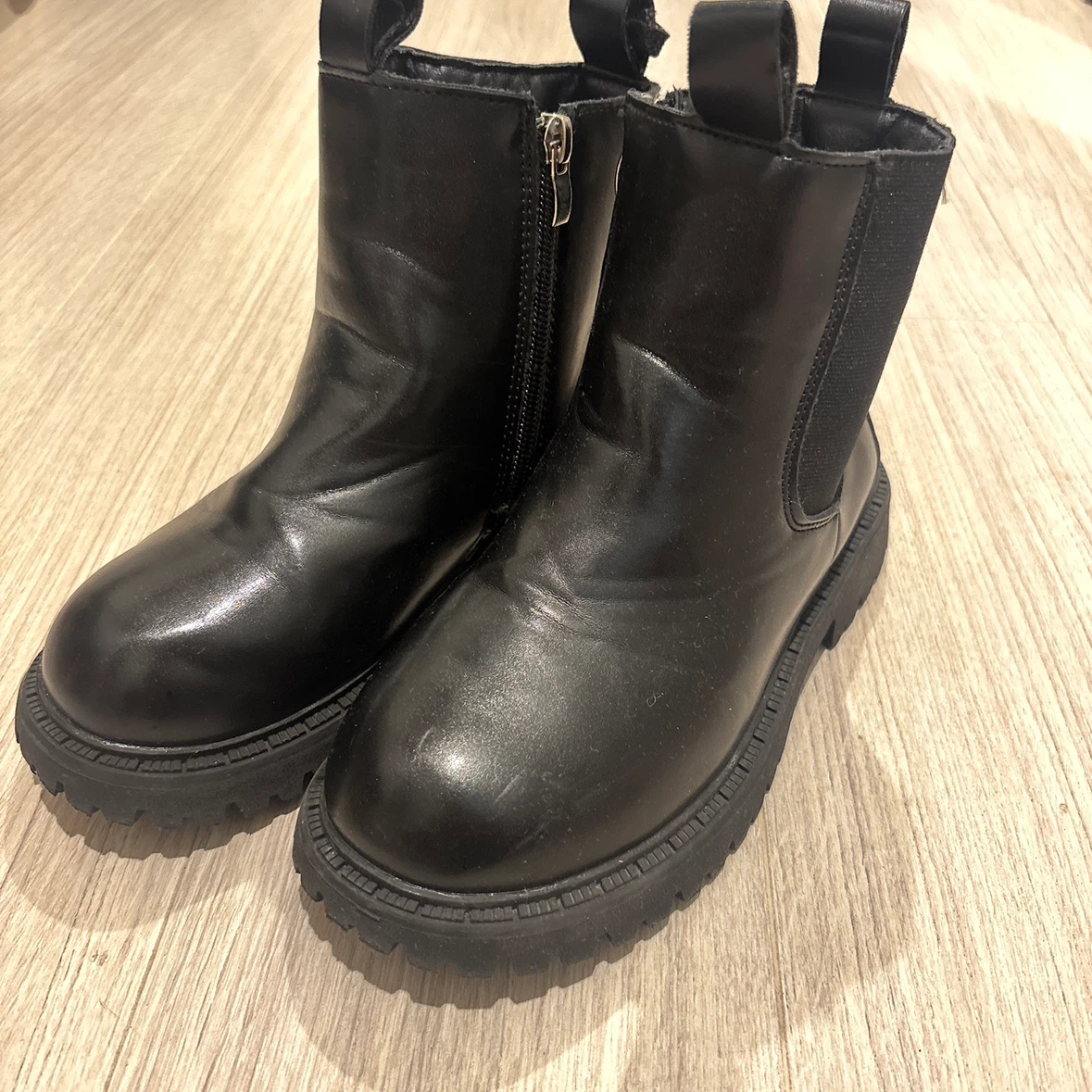 サイドジップ ショートブーツ 黒 22.5cm