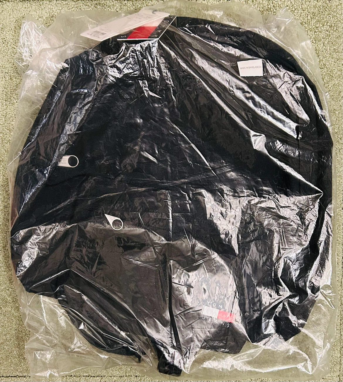 【新品未使用】 TOMMY Jeans ドーム型バックパックの写真3枚目