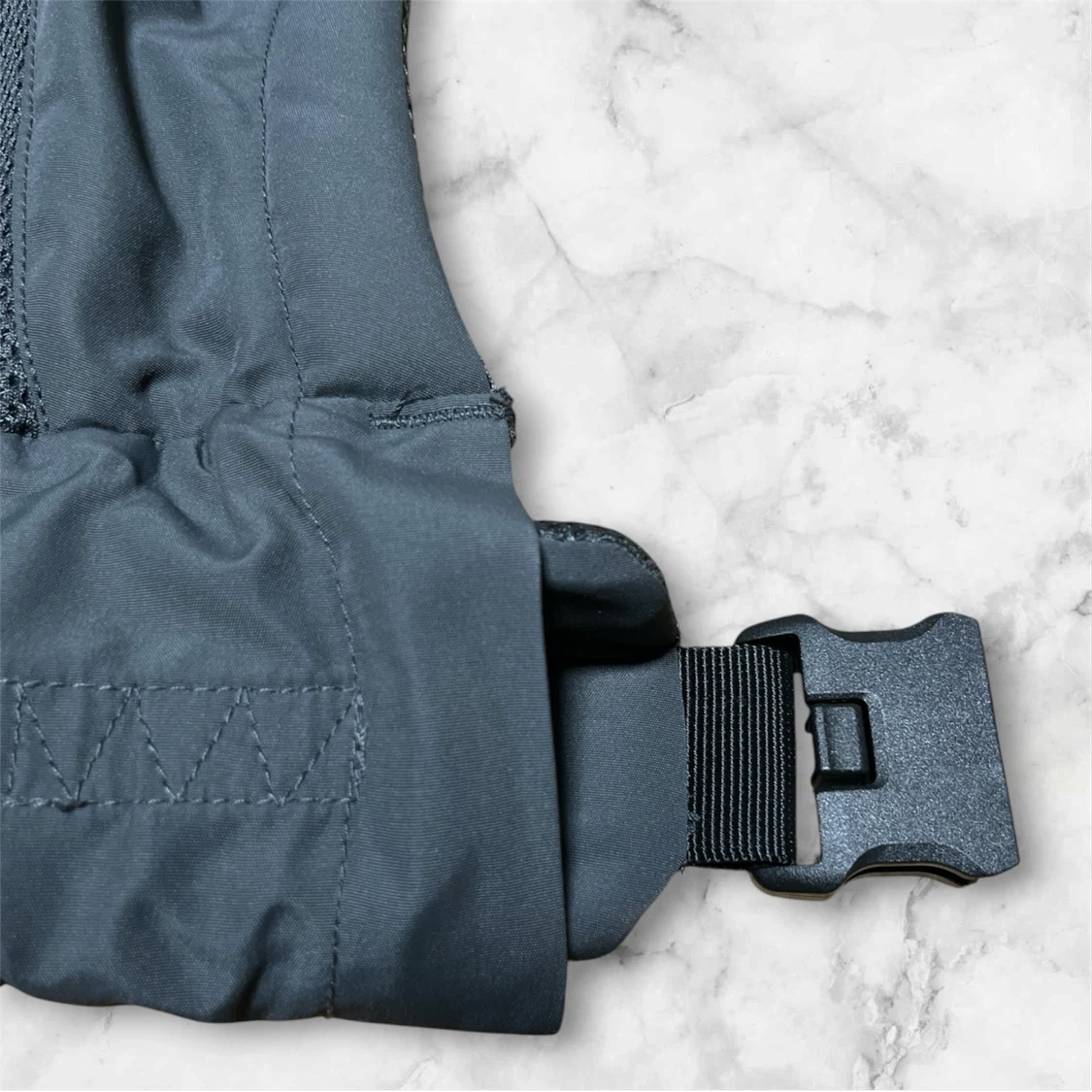Stokke Limas™ Carrier メッシュ アンスラサイトの写真6枚目