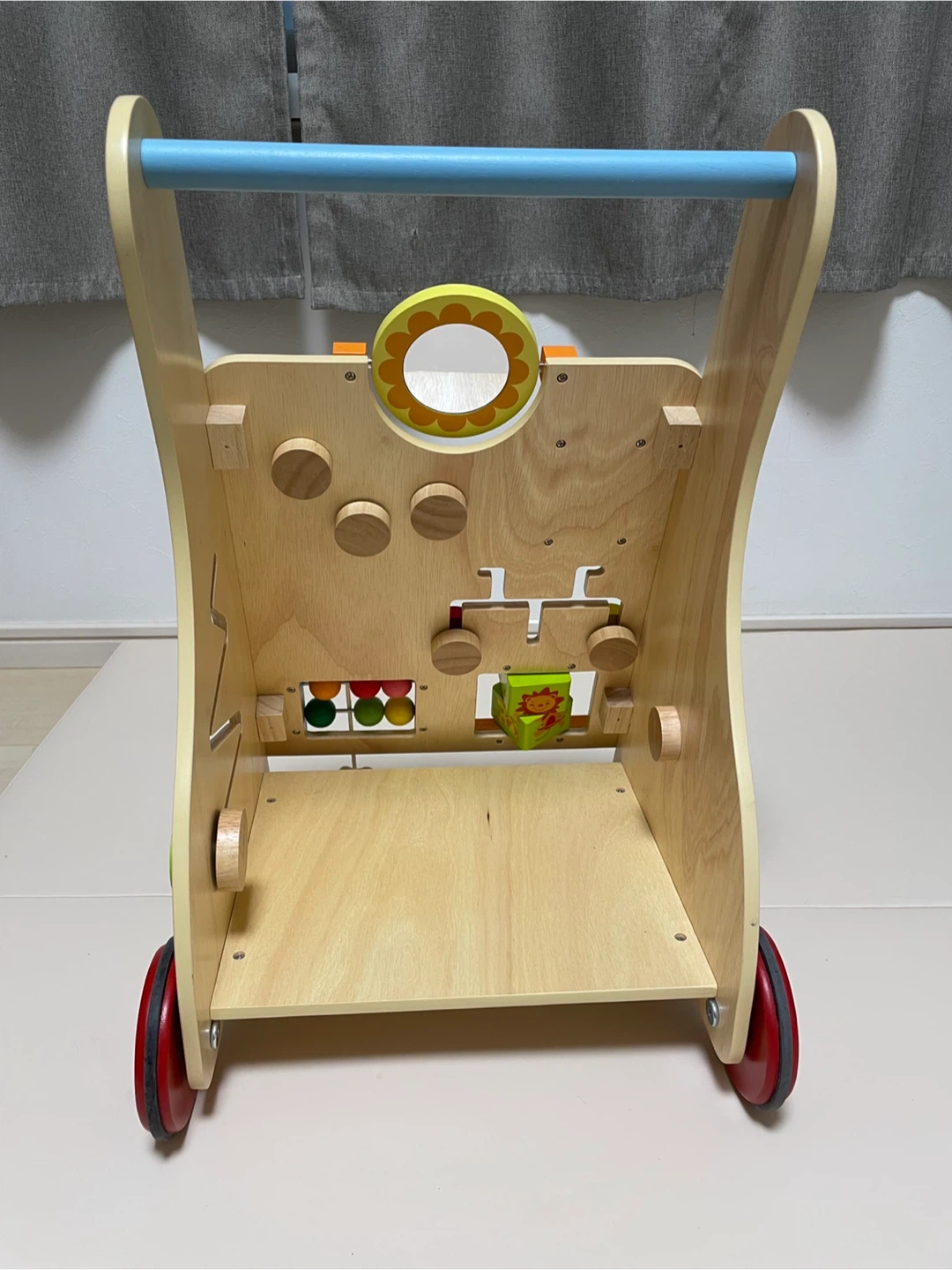 エデュテ アイムトイ 手押し車 知育玩具 木のおもちゃの写真3枚目