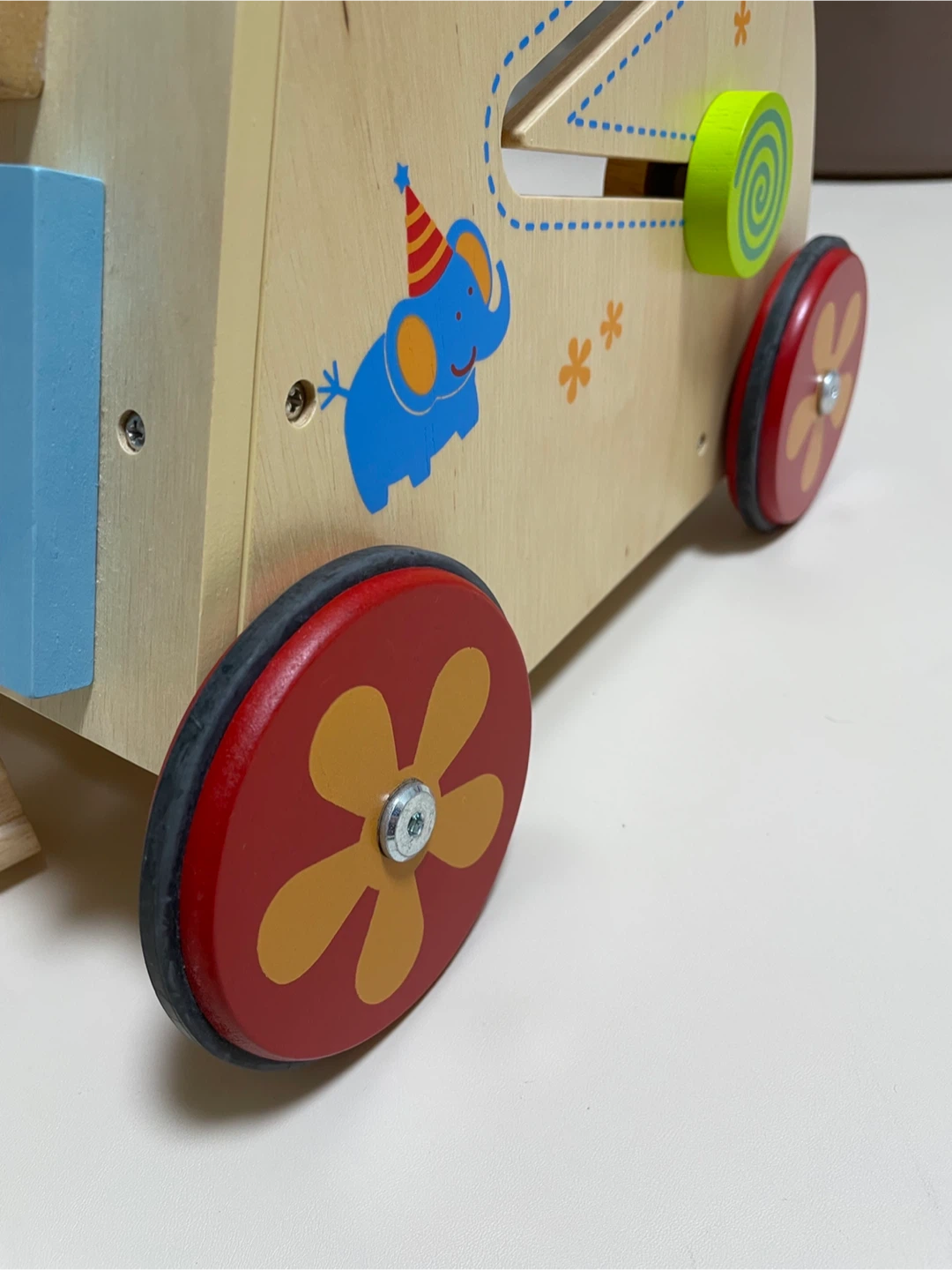 エデュテ アイムトイ 手押し車 知育玩具 木のおもちゃの写真5枚目