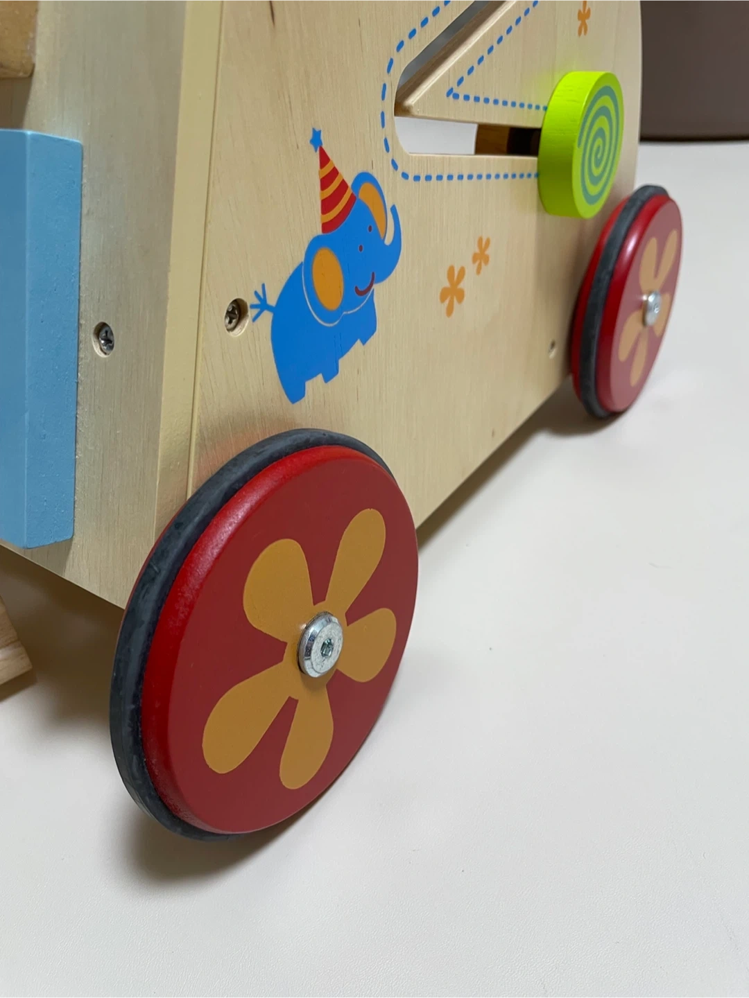 エデュテ アイムトイ 手押し車 知育玩具 木のおもちゃの写真5枚目