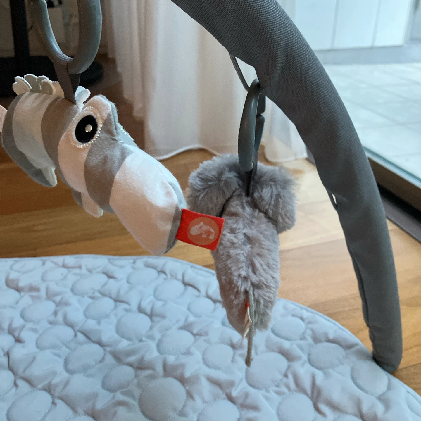 done by Deer ダンバイディア アクティビティプレイマット ベビージムの写真4枚目
