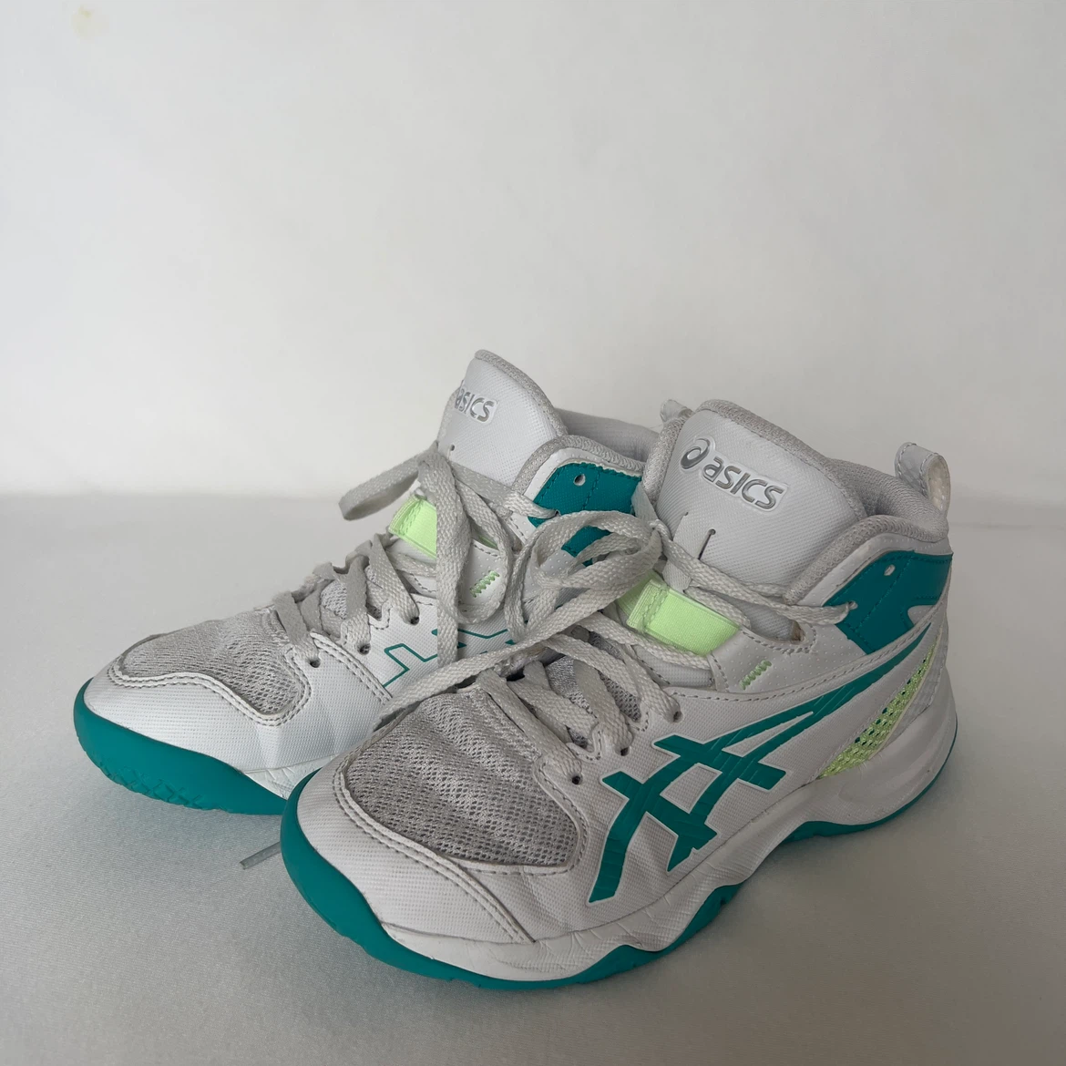 asics(アシックス) DUNKSHOT MB 10ジュニアバスケットシューズ 20.0㎝ 21.0㎝ 2足セットの写真2枚目