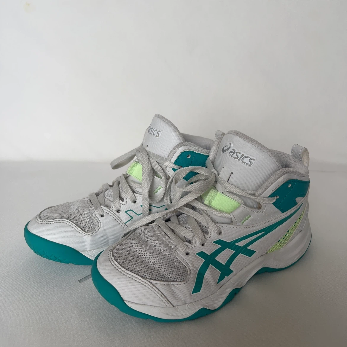 asics(アシックス) DUNKSHOT MB 10ジュニアバスケットシューズ 20.0㎝ 21.0㎝ 2足セットの写真2枚目