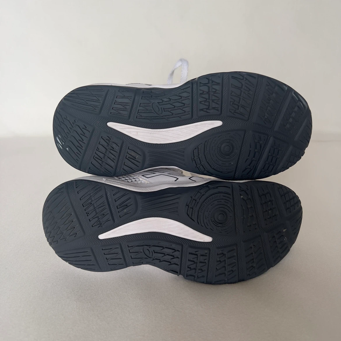asics(アシックス) DUNKSHOT MB 10ジュニアバスケットシューズ 20.0㎝ 21.0㎝ 2足セットの写真10枚目