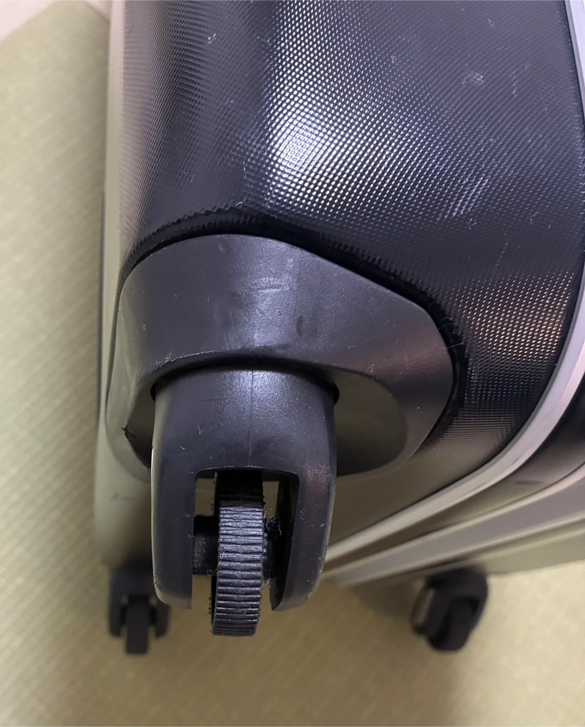 イノベーター スーツケース ブラックの写真2枚目