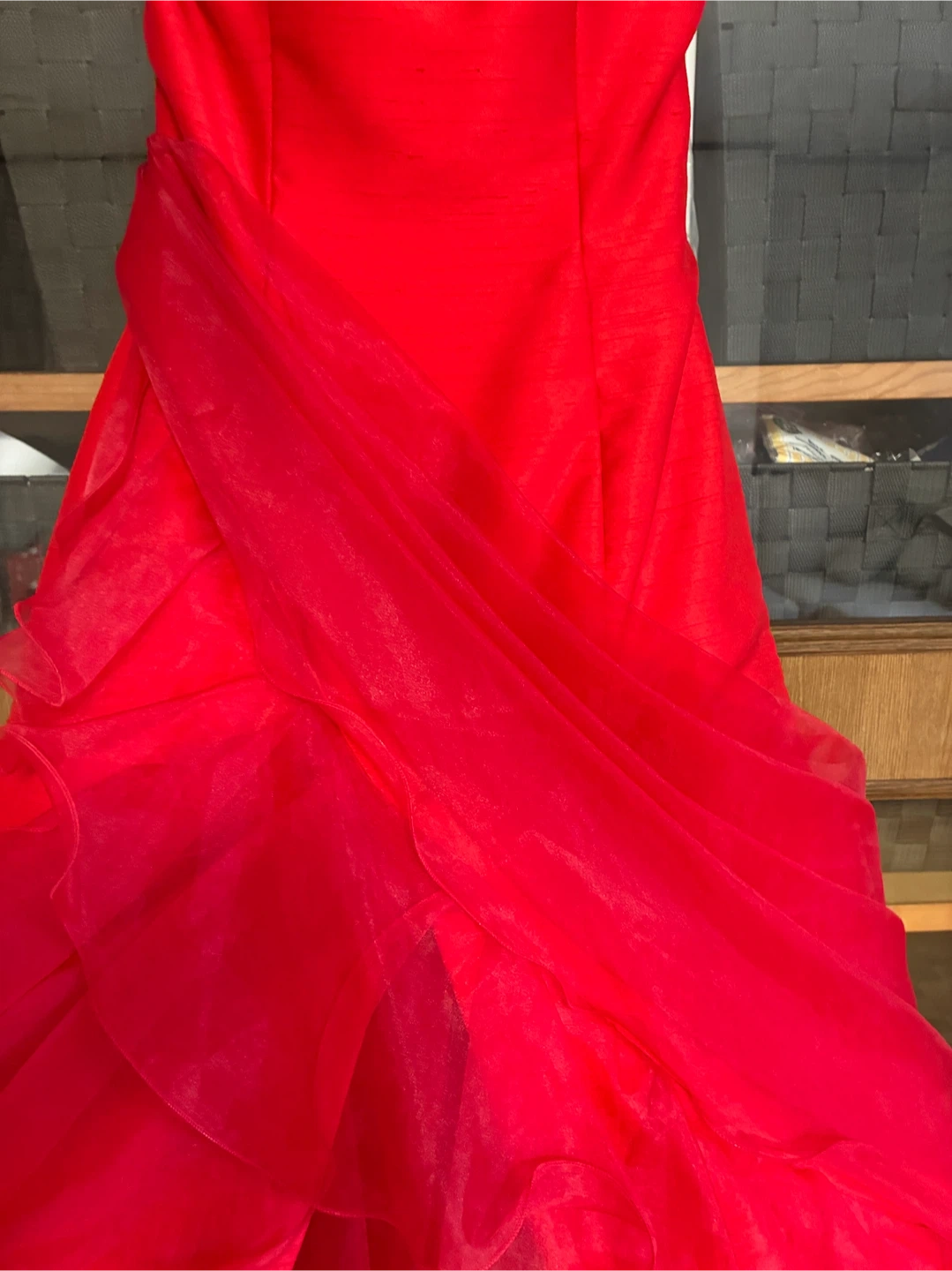 ロングドレス レッド 編み上げの写真2枚目