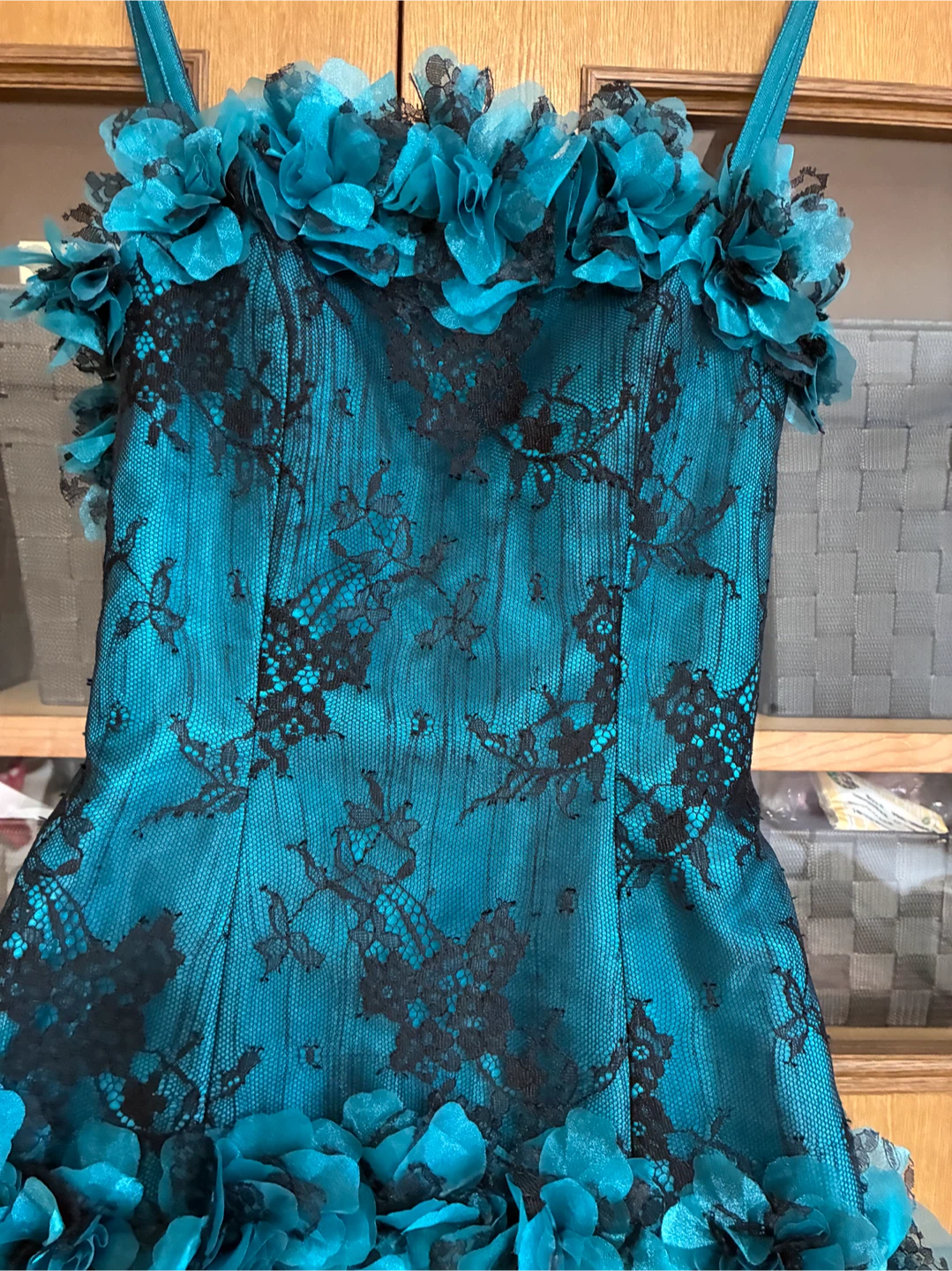 ロングドレス 発表会 演奏会 エメラルドグリーン 黒の写真2枚目