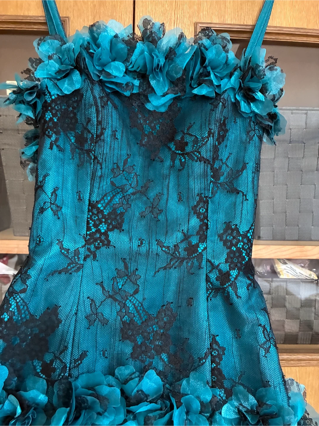 ロングドレス 発表会 演奏会 エメラルドグリーン 黒の写真2枚目