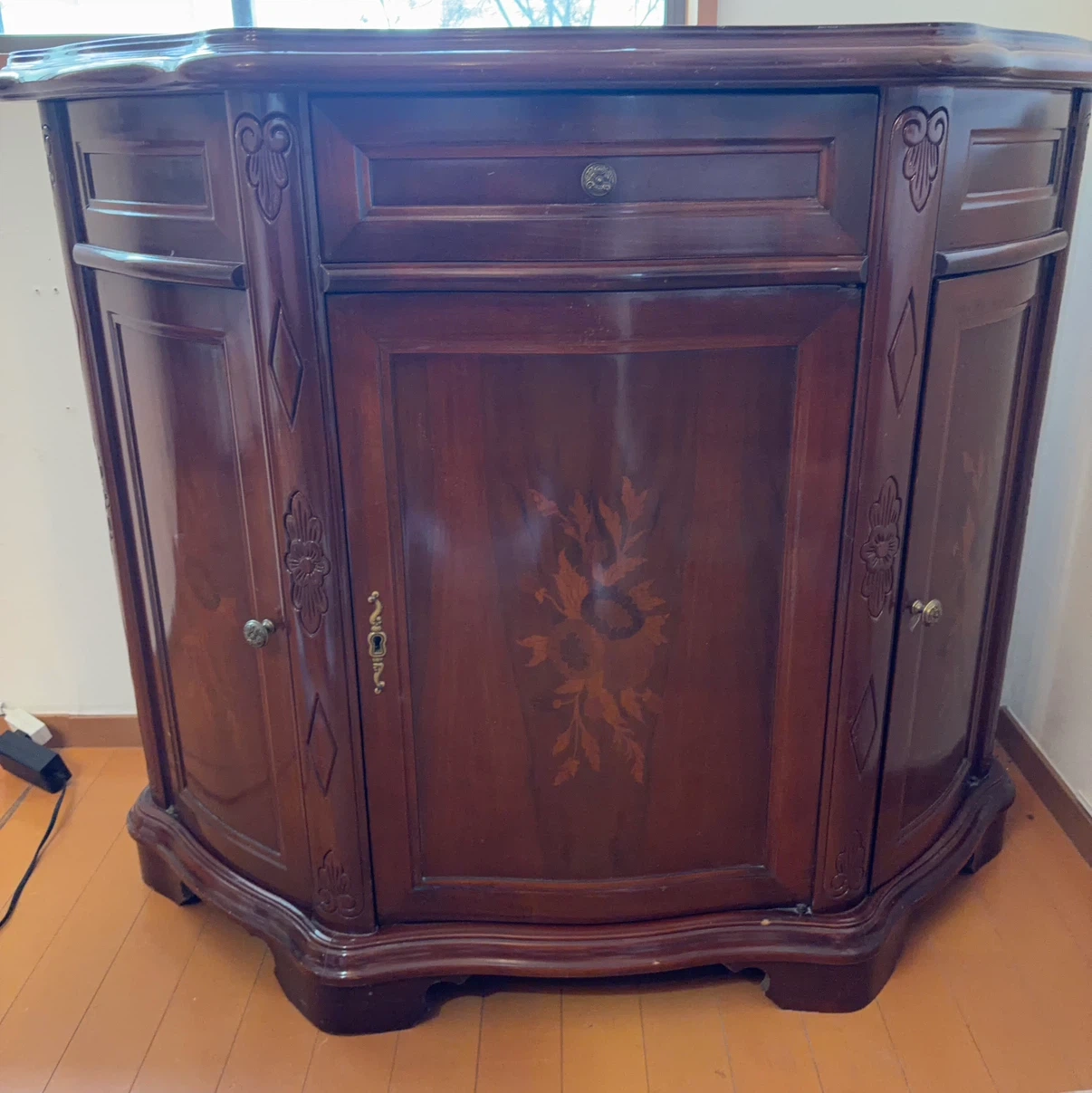 アンティーク家具 チェストの写真2枚目