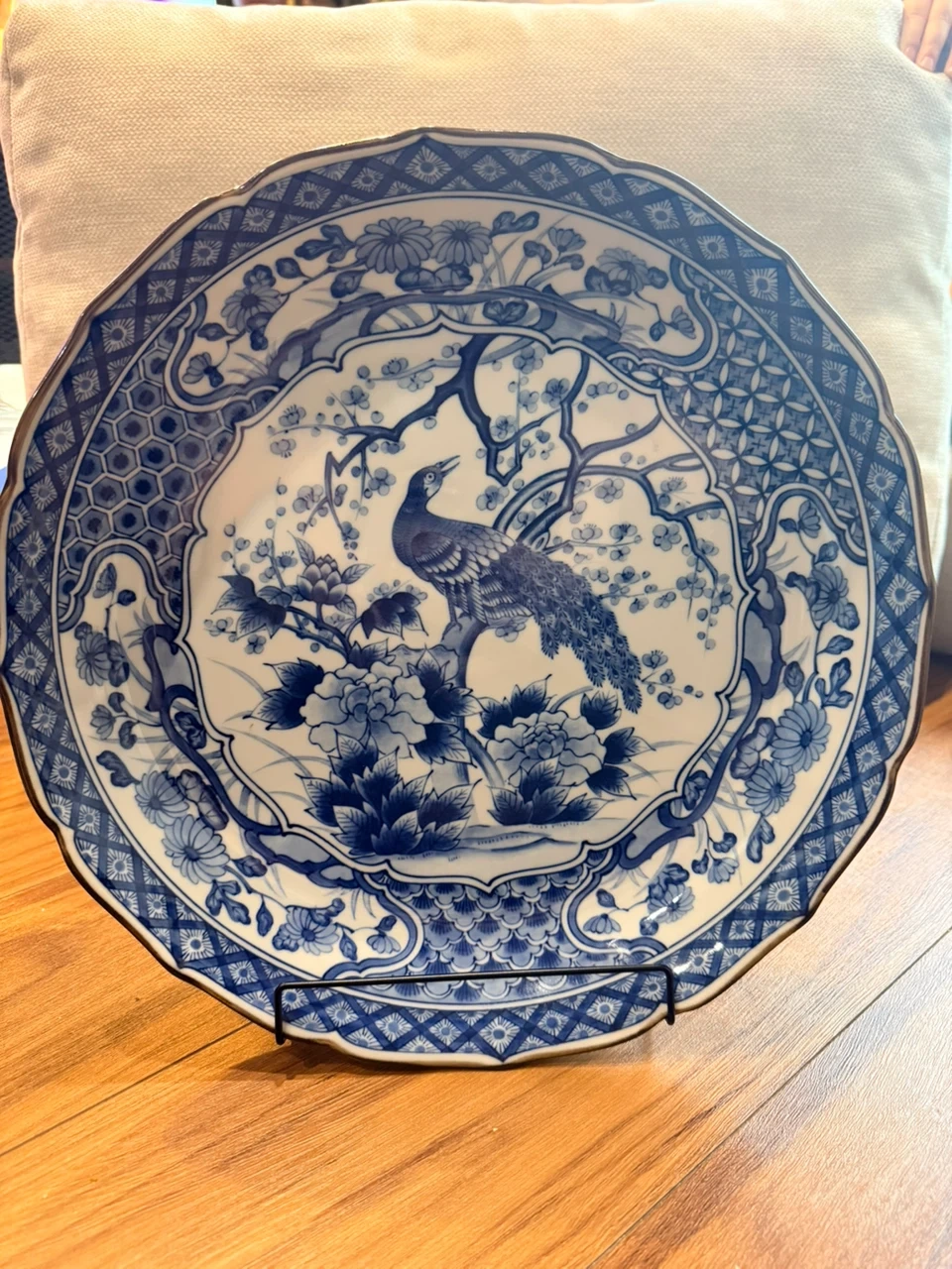 染付 孔雀牡丹文 大皿 陶器