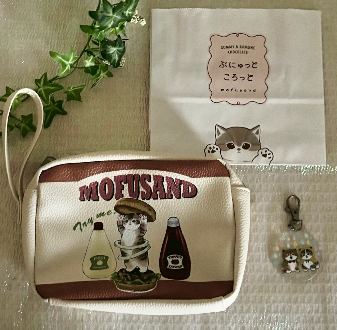 mofusand モフサンドポケット付きポーチ とキーホルダーセット おまけ/紙袋