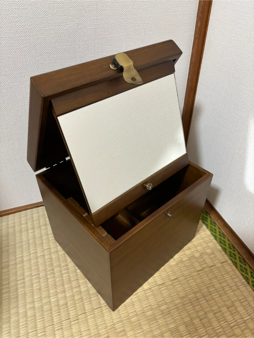 木製メイクボックス 鏡付き 収納ケースの写真2枚目