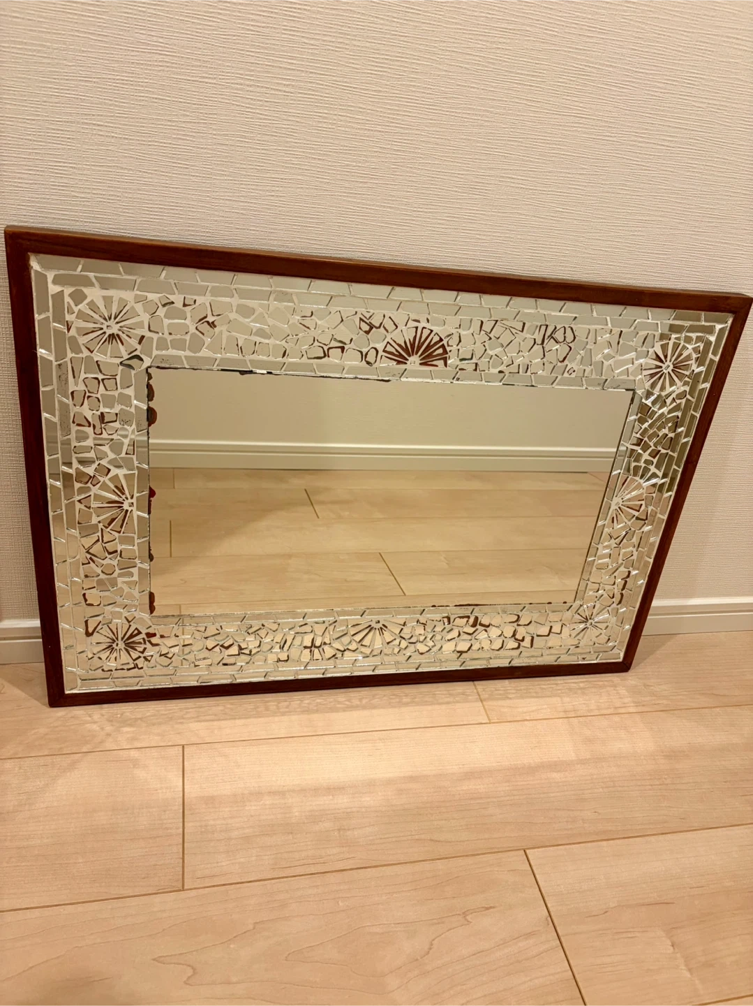 【ヴィンテージ家具】モザイク柄ミラー 木製フレームの写真2枚目