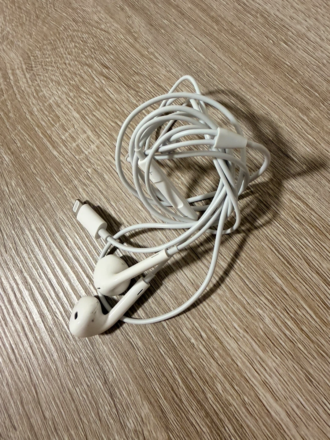 アップル 純正イヤホン ライトニング端子