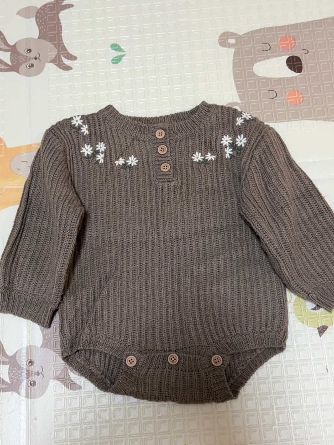 tete a tete 花柄刺繍 リブニット ロンパース 茶色 80cm