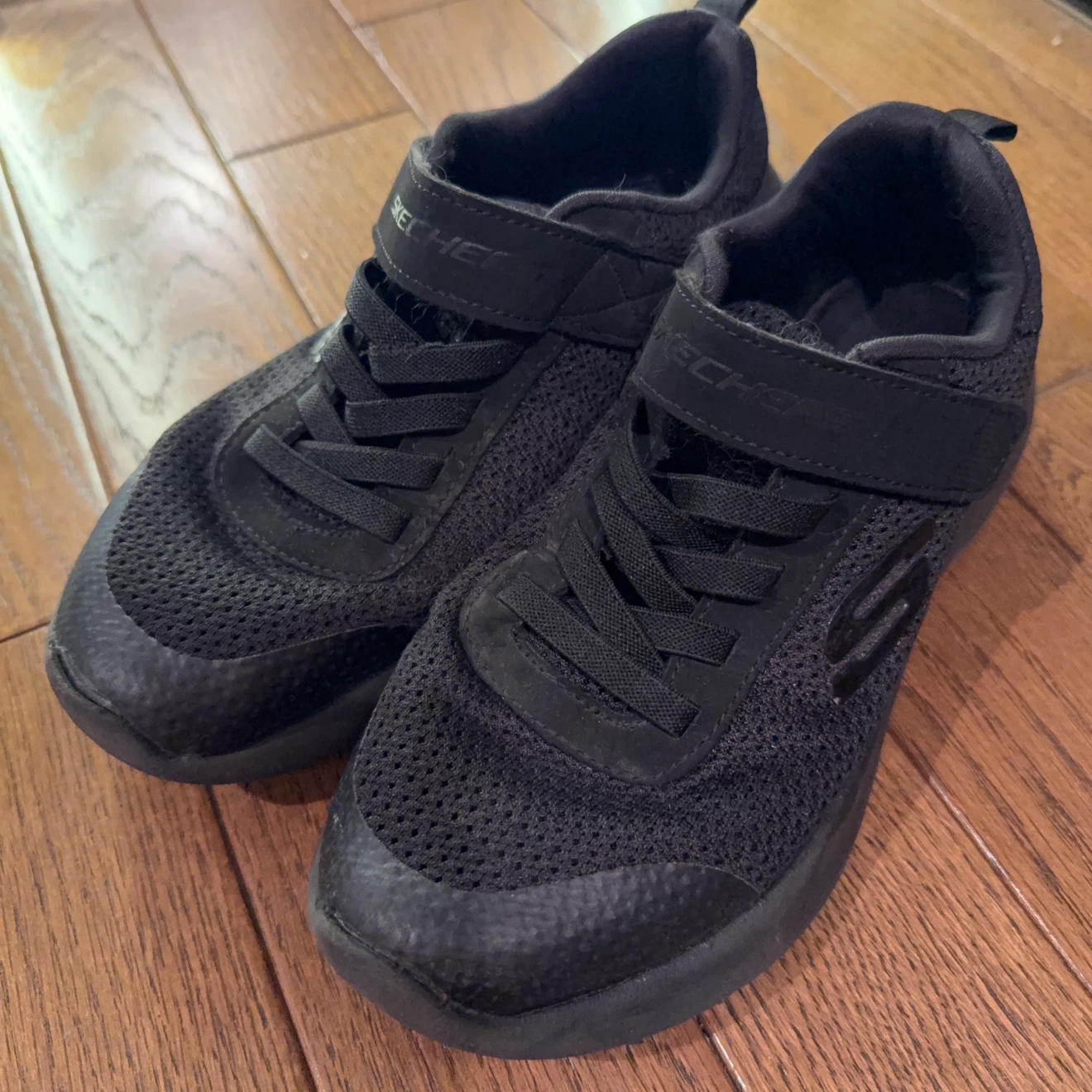 スケッチャーズ キッズ スニーカー 黒