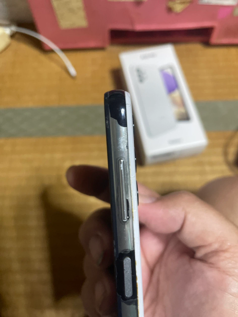 ジャンク、サムスン Galaxy A32 5G SCG08の写真5枚目