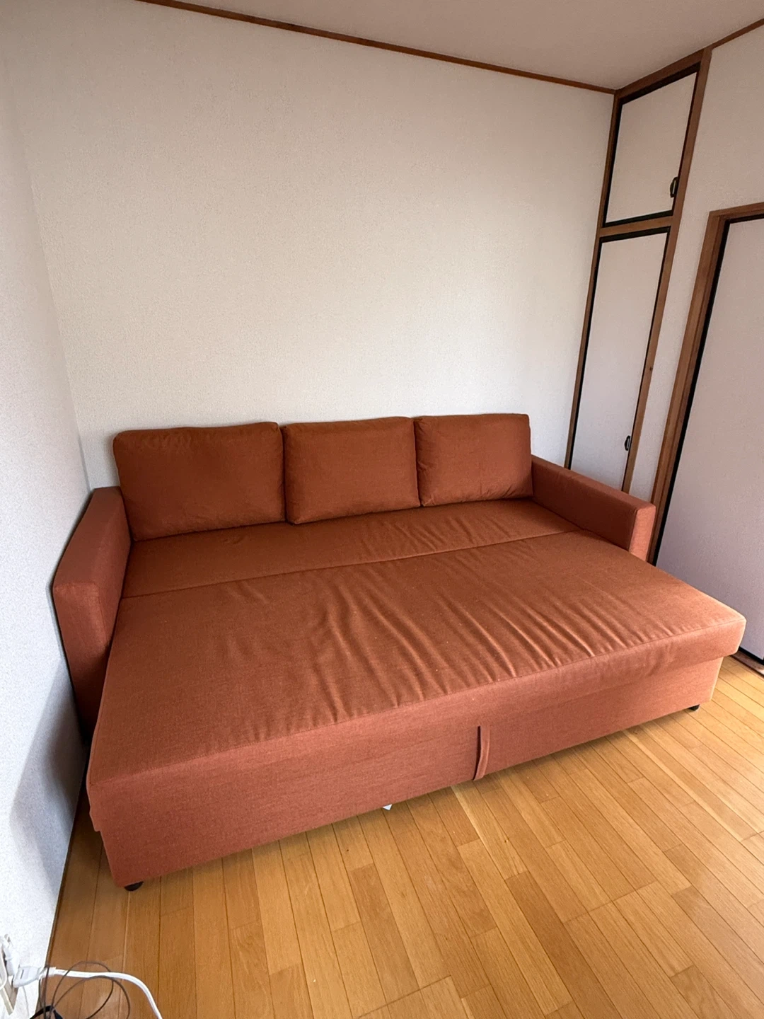 【10月末・11月初め】IKEAフリーテーヘン ソファベッド オレンジ 収納付きの写真2枚目