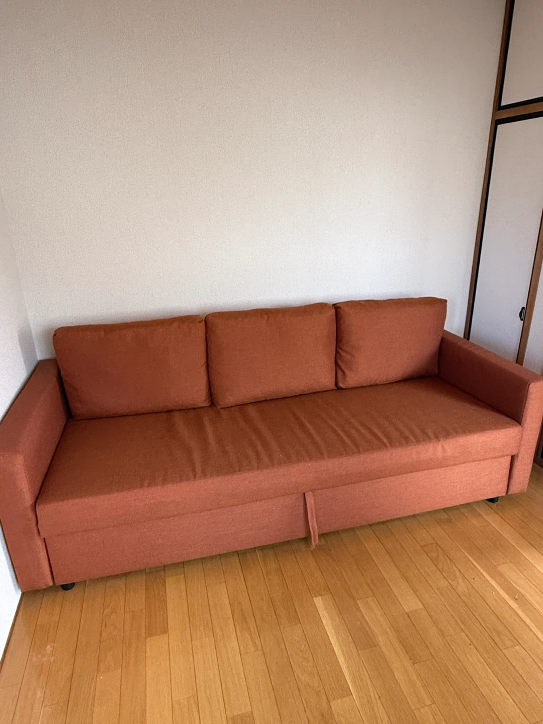【10月末・11月初め】IKEAフリーテーヘン ソファベッド オレンジ 収納付きの写真4枚目