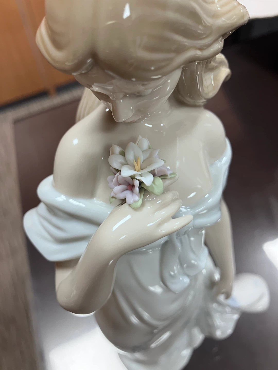 リヤドロ 花の囁き フィギュアの写真4枚目
