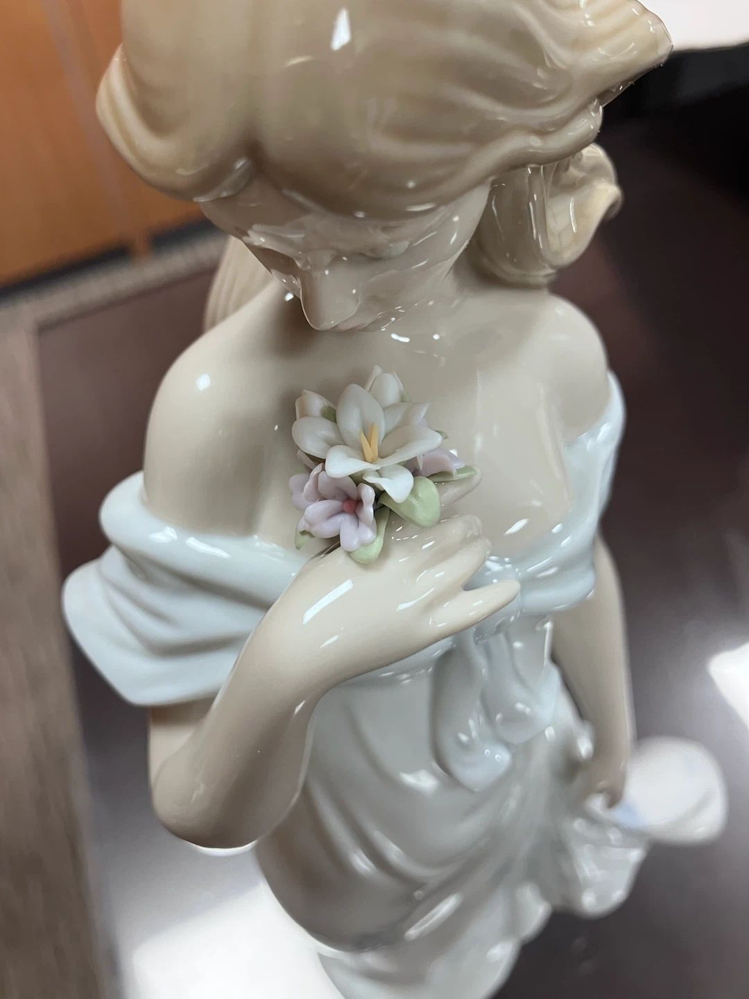 リヤドロ 花の囁き フィギュアの写真4枚目