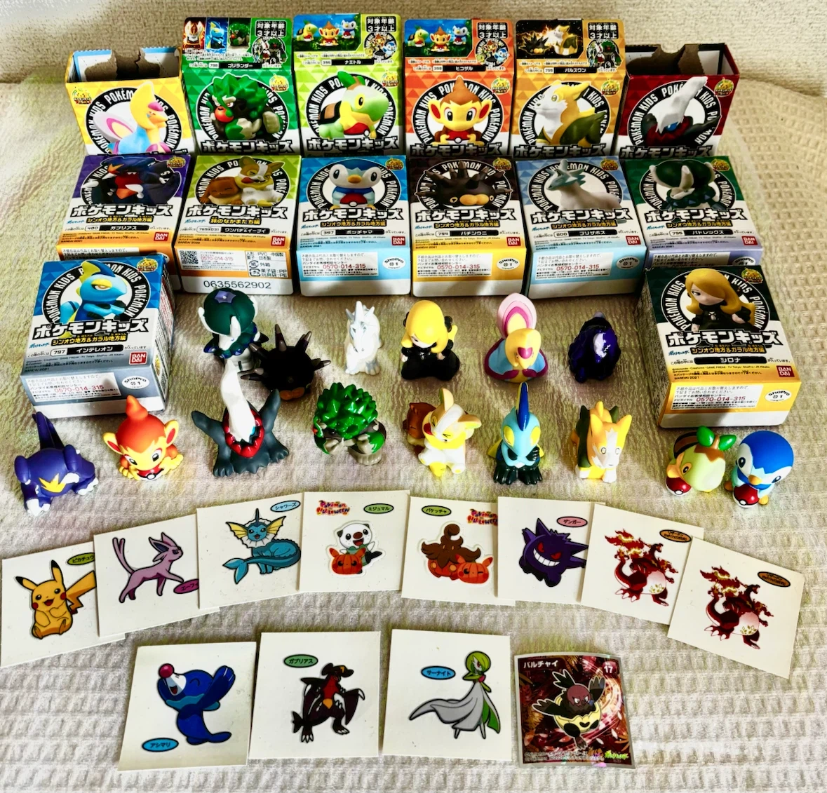 Nintendo 任天堂ポケモンキッズ フィギュア&ポケモンパン他シール 大量セット