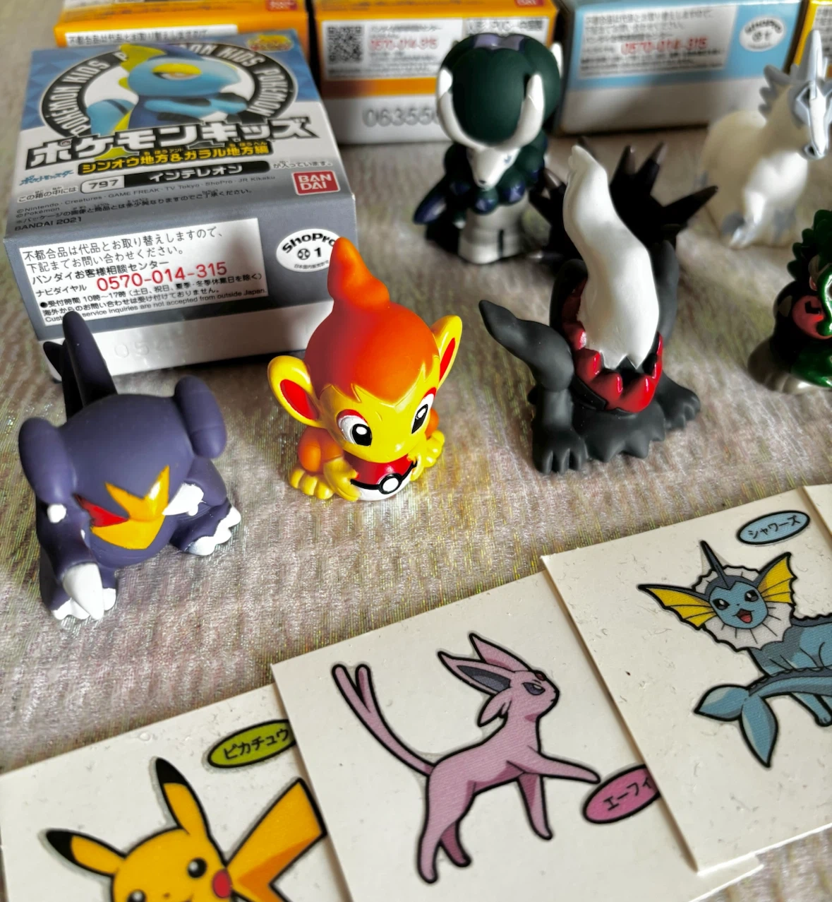 Nintendo 任天堂ポケモンキッズ フィギュア&ポケモンパン他シール 大量セットの写真3枚目