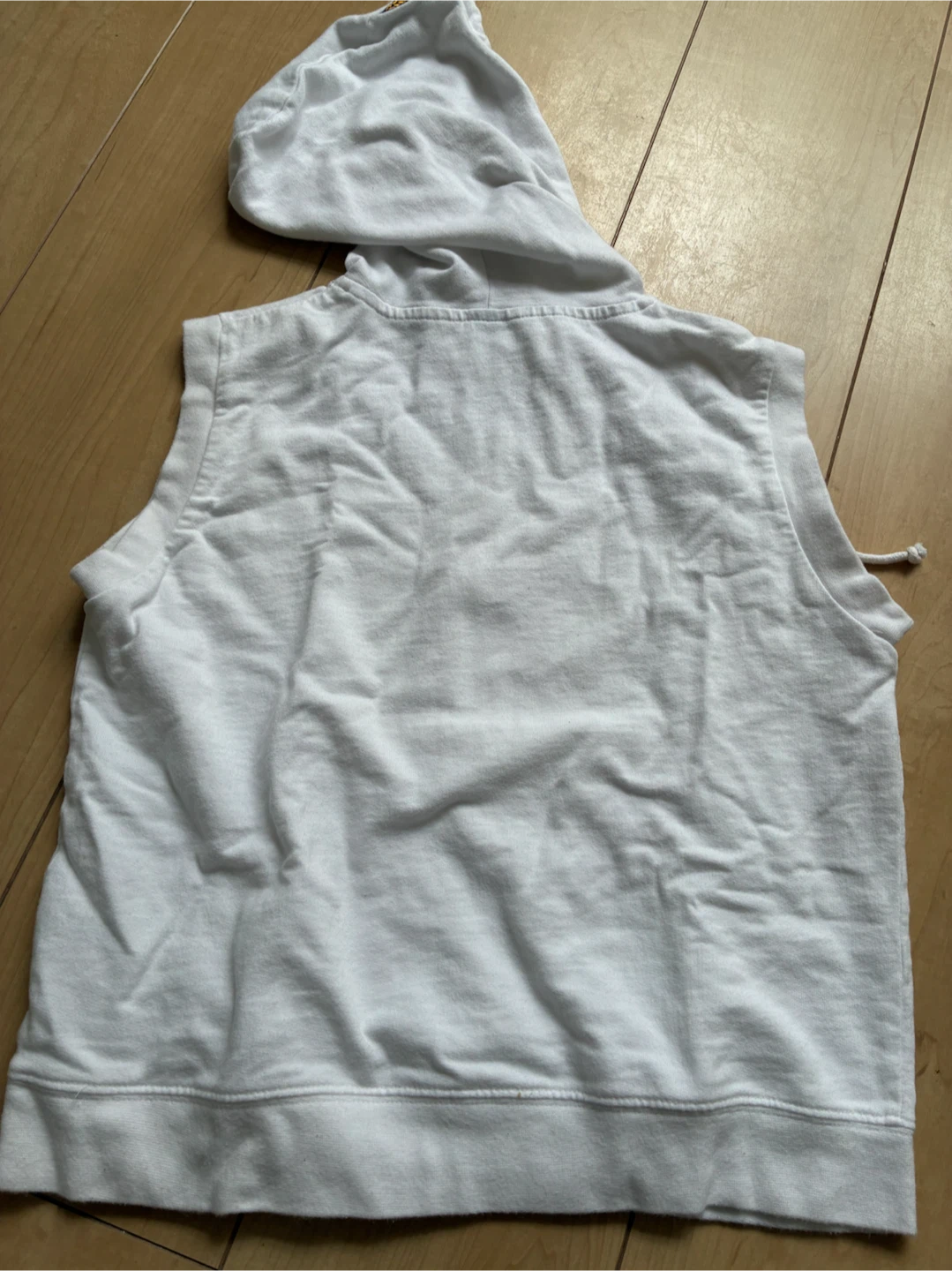 レイカーズ ノースリーブパーカー 120cmの写真4枚目
