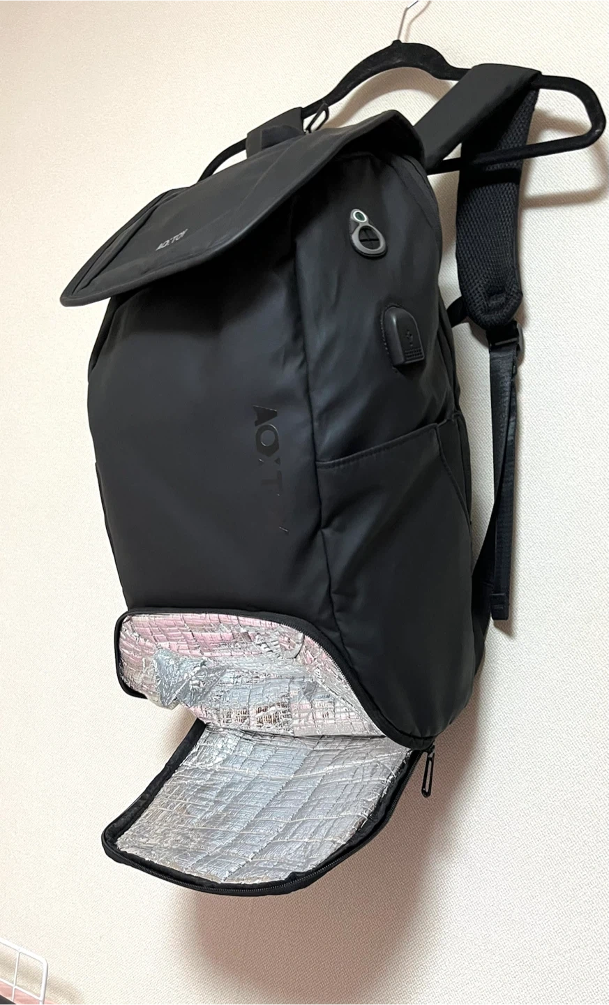 保冷•保温ポケット付き リュック防水 男女兼用の写真3枚目
