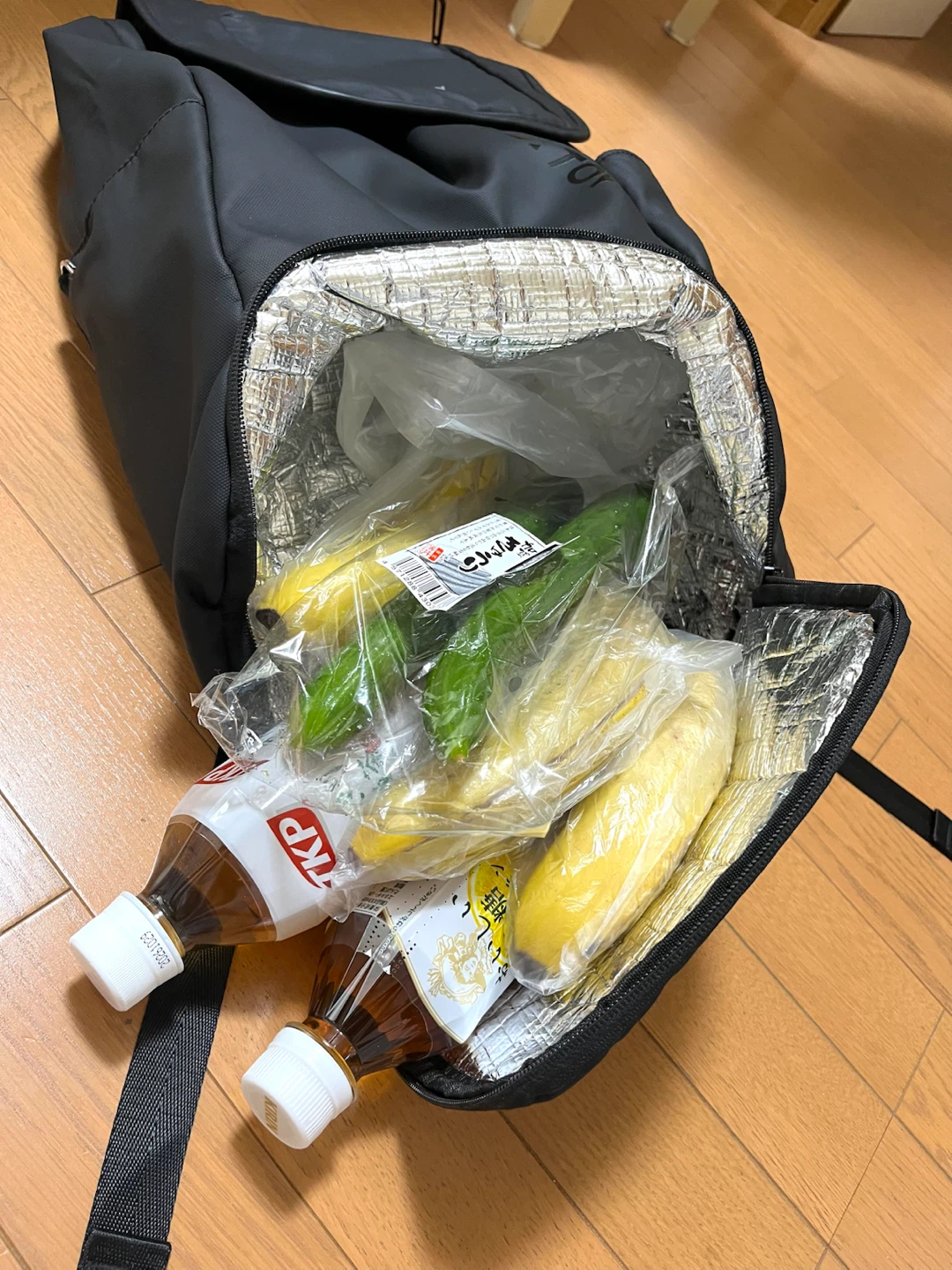 保冷•保温ポケット付き リュック防水 男女兼用の写真5枚目