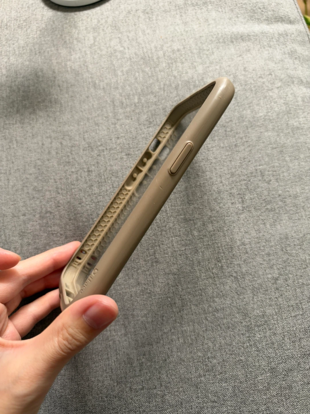 iFace Reflection ベージュ iPhone13ケースの写真4枚目