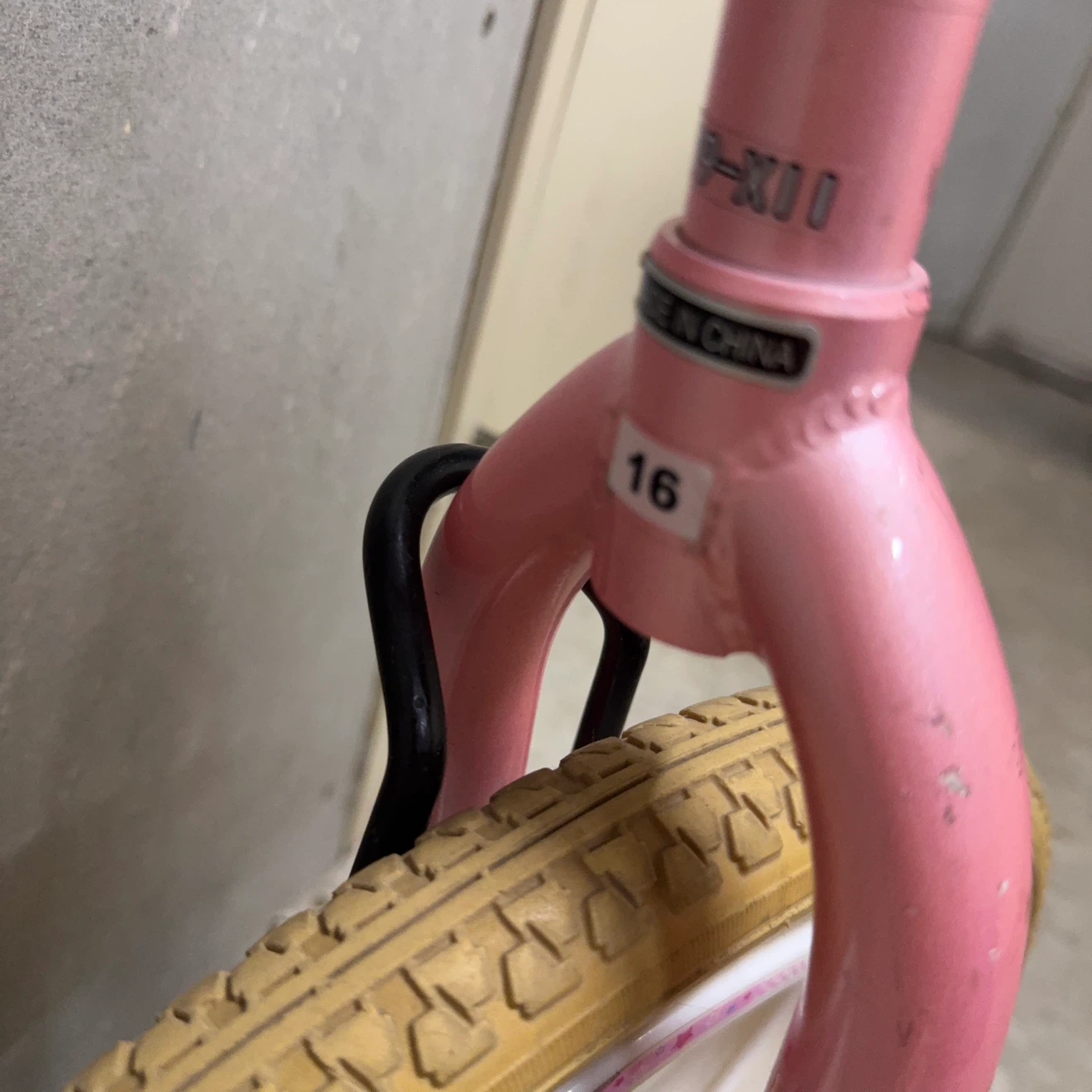 一輪車 16インチ ピンク キッズの写真3枚目