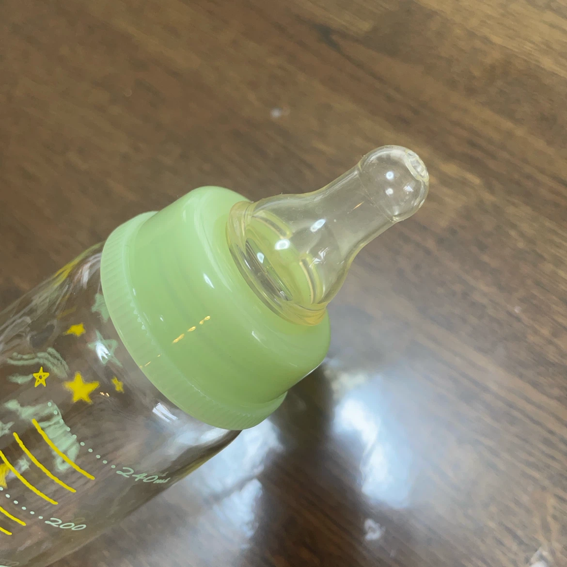 中古　チュチュ 哺乳びん 240mlの写真2枚目