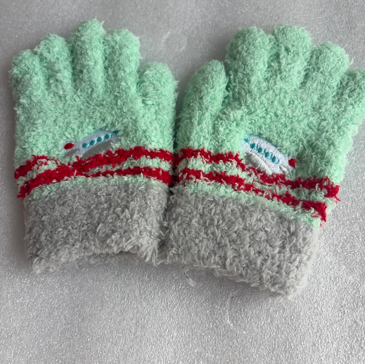 キッズ用 もこもこ手袋 ロケット刺繍