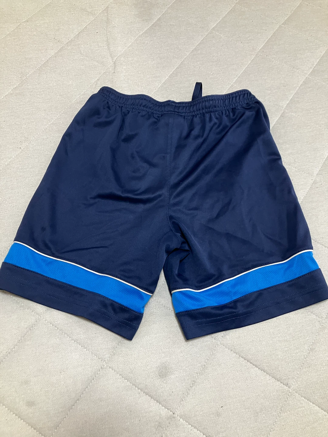 キッズ　サッカー着　140くらいの写真2枚目